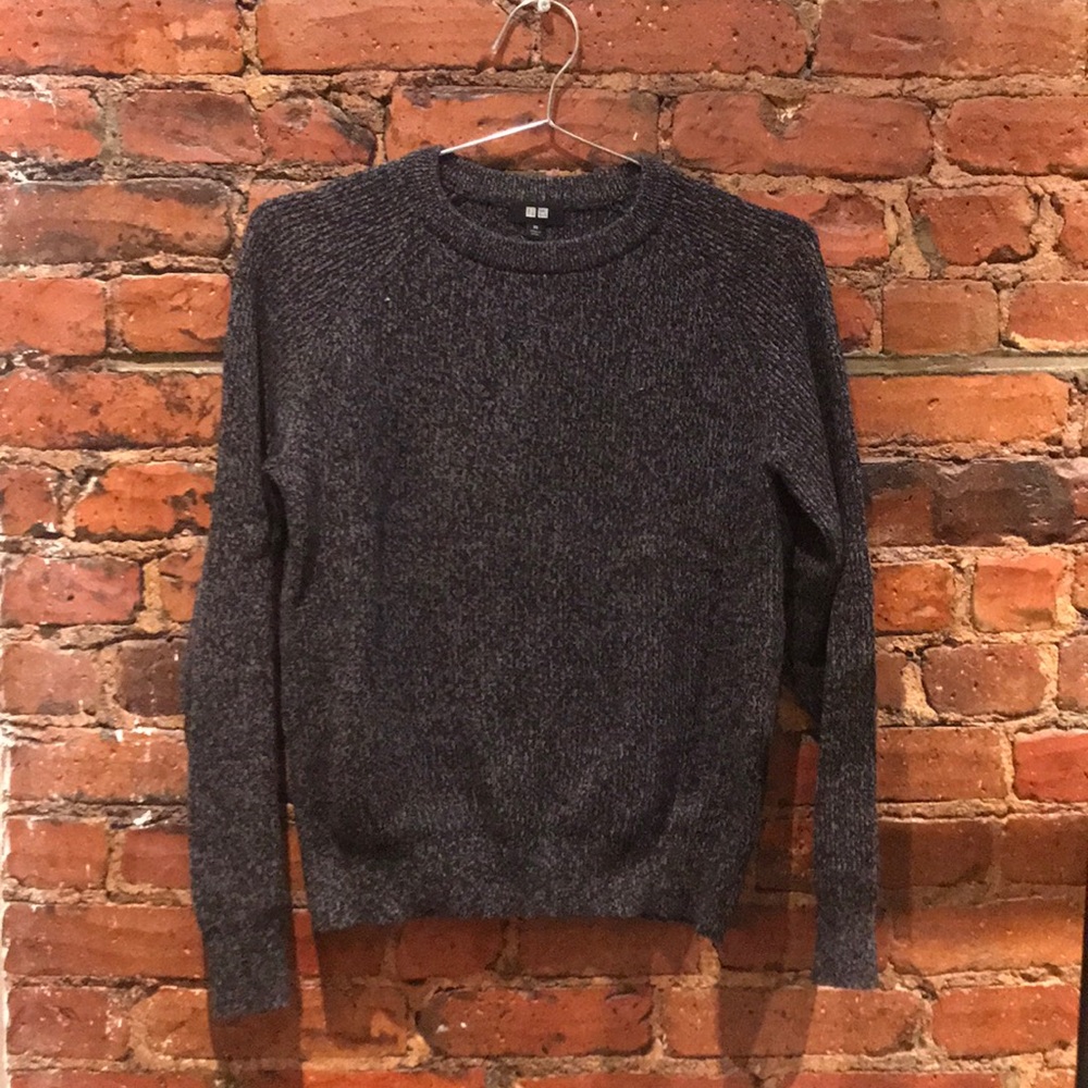 ❌SOLD❌ Uniqlo crewneck sweater